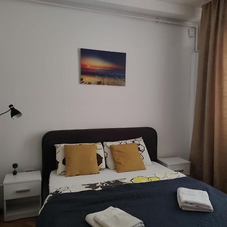 Nice Studio In Old Town Bukares Bagian luar foto