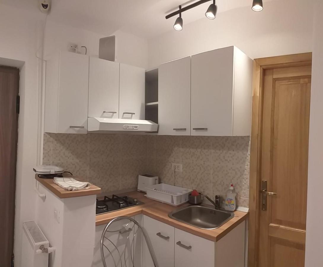 Nice Studio In Old Town Bukares Bagian luar foto
