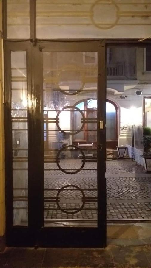 Nice Studio In Old Town Bukares Bagian luar foto