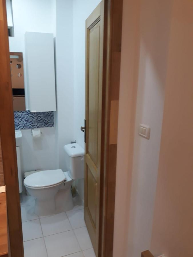 Nice Studio In Old Town Bukares Bagian luar foto