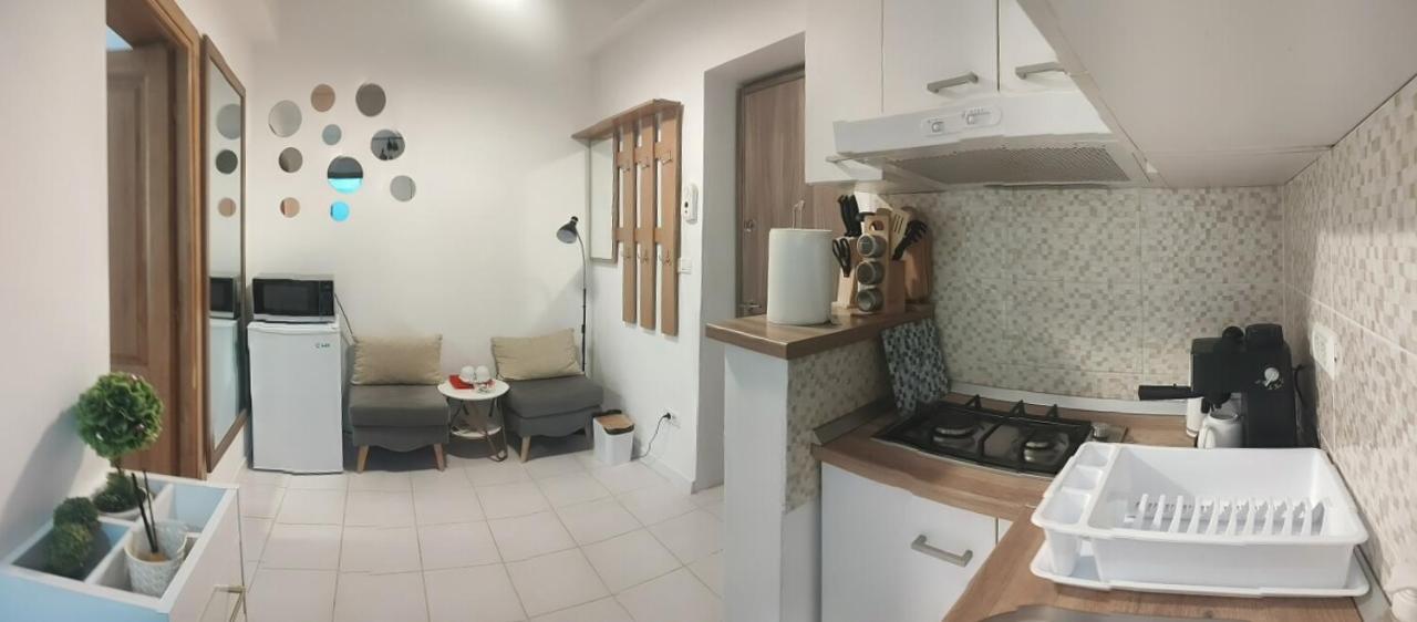 Nice Studio In Old Town Bukares Bagian luar foto